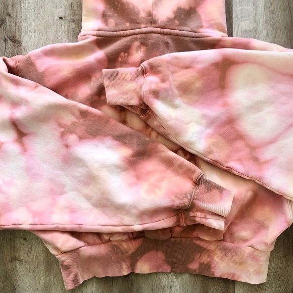 Aritzia, TNA, Cozy, Perfect‎ Shrunken Cropped Hoodie, Womans, Tie Dye, Size M - Picture 11 of 15
